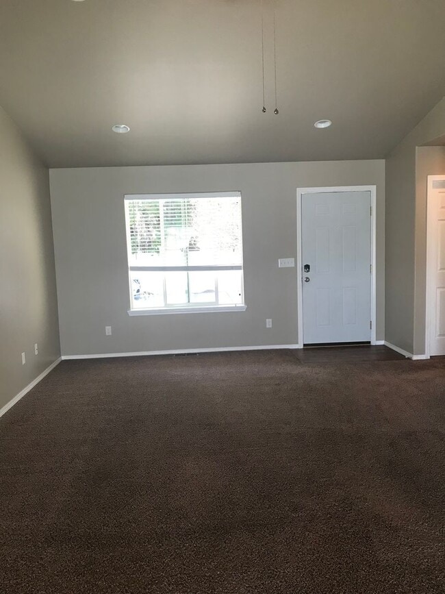 Building Photo - 312 triplex