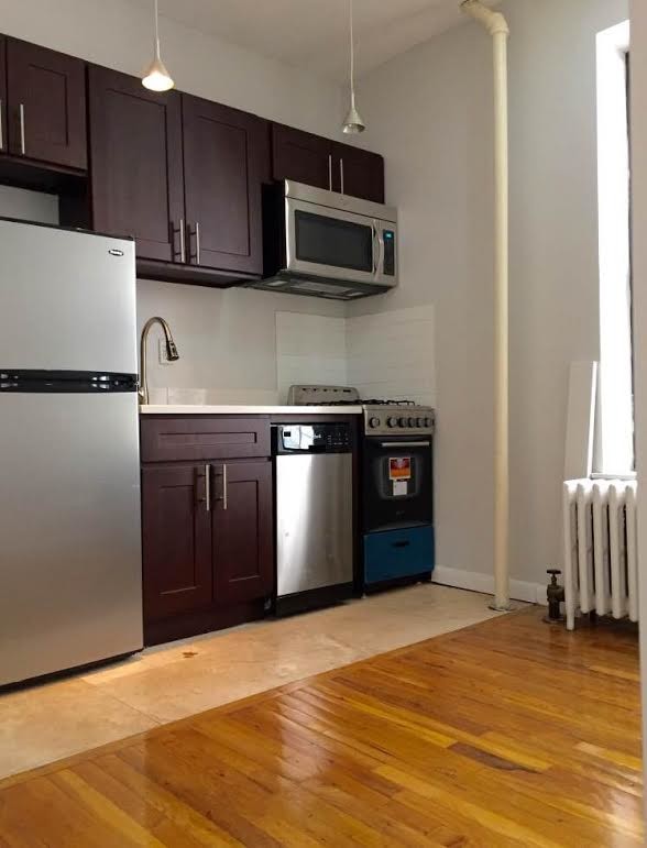 Primary Photo - 355 E 10th St