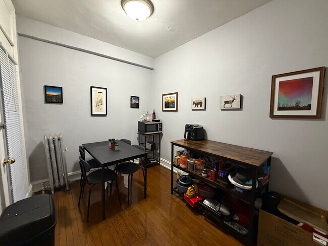 Foto del edificio - 6948 N Ashland Ave