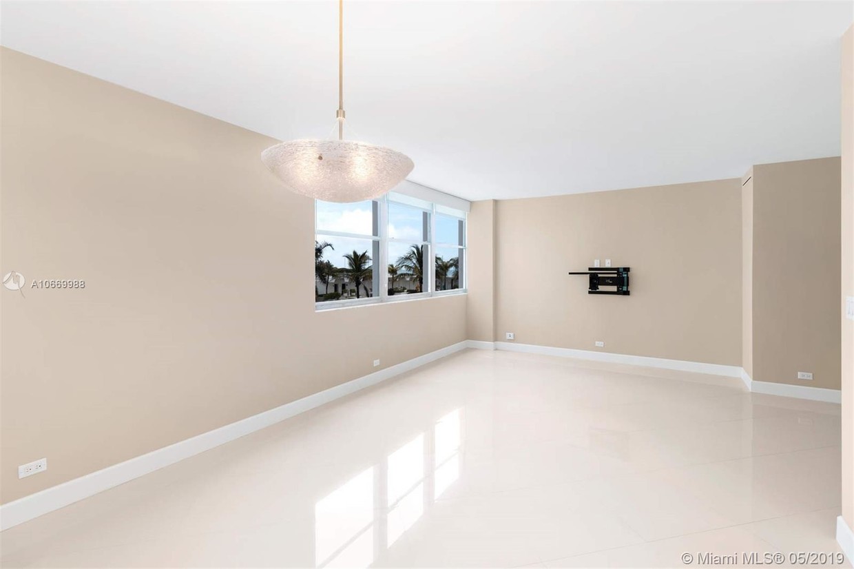 Primary Photo - CRYSTAL HOUSE CONDO