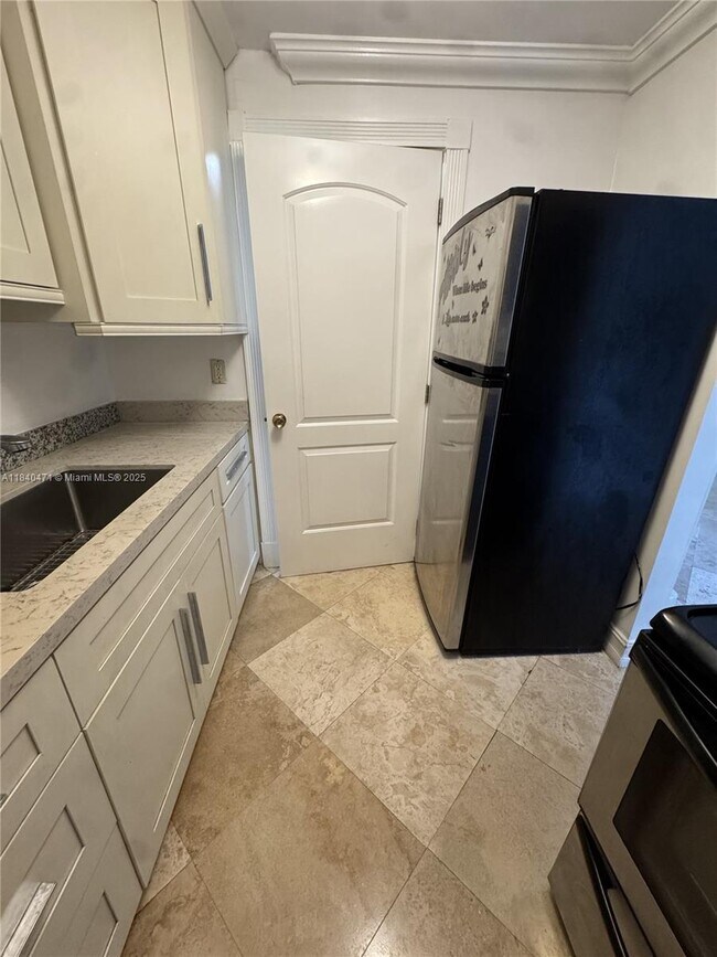 Foto del edificio - 1407 NE 56th St