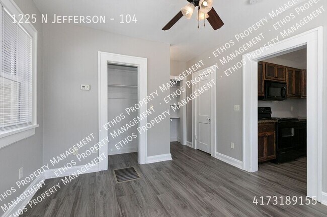 Foto del edificio - 1225 N Jefferson-104