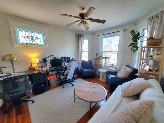 Foto del edificio - 250 Belgrade Ave