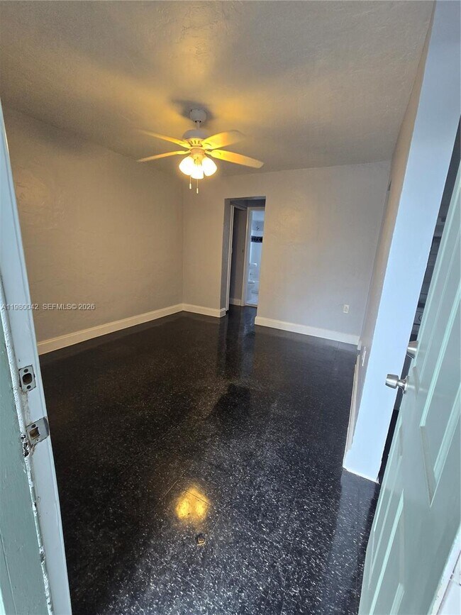 Foto del edificio - 1520 NW 61st St