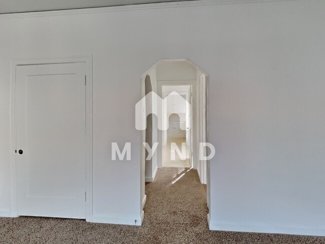 Foto del edificio - 840 York St Apt 12