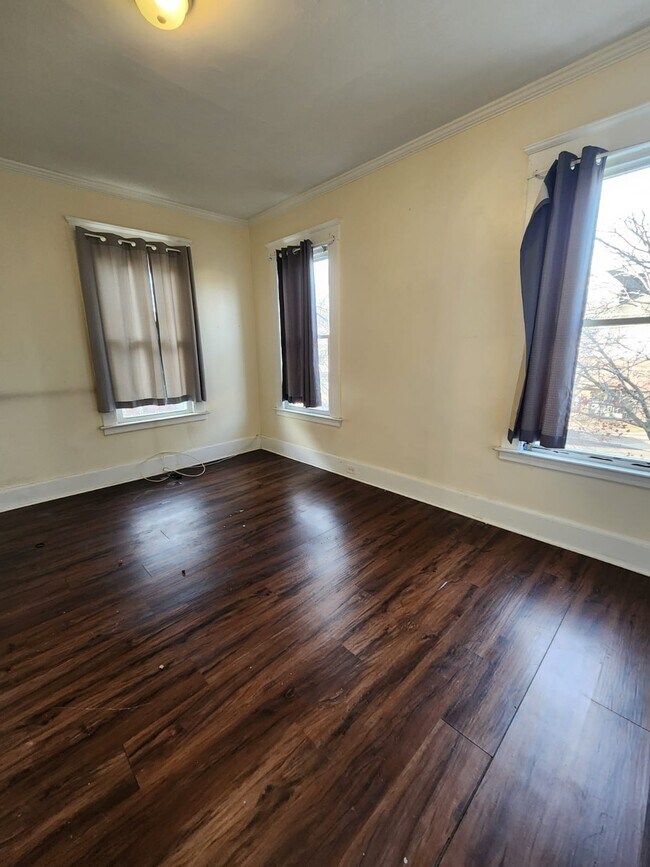 Foto del edificio - 119 Campbell Ave