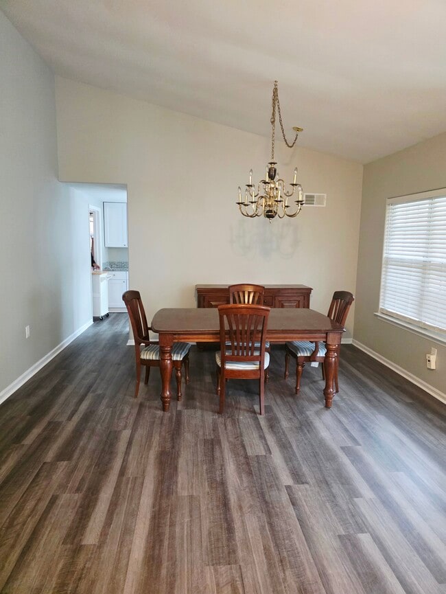 Building Photo - 974 A Thornbury Ln