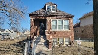 Building Photo - 2329 S Kenneth Ave