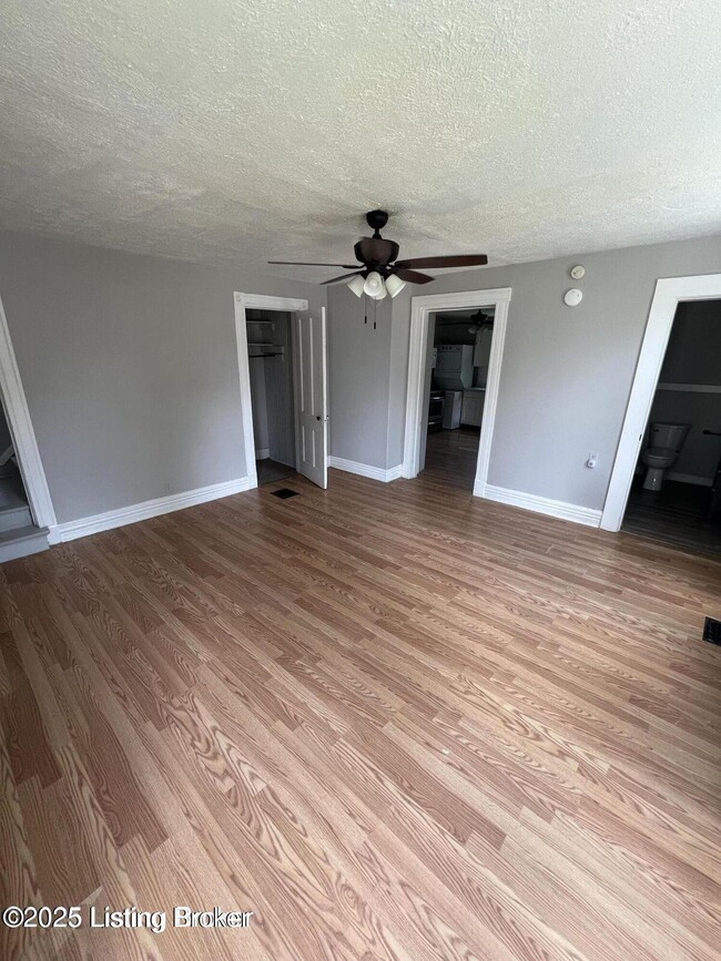 Building Photo - 1342 Hickory St