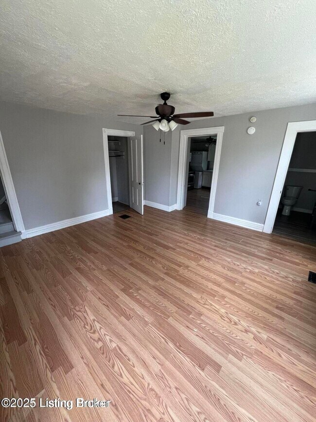 Foto del edificio - 1342 Hickory St