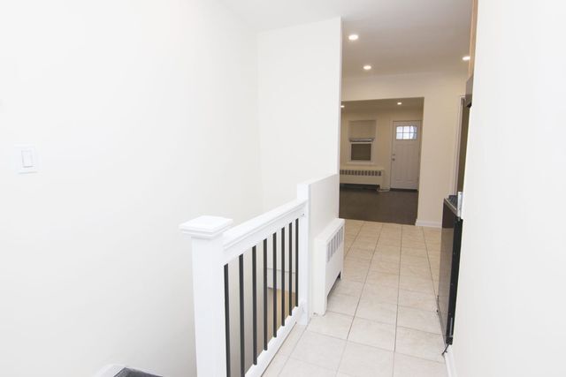 Foto del edificio - 47-37 Hollis Ct Blvd