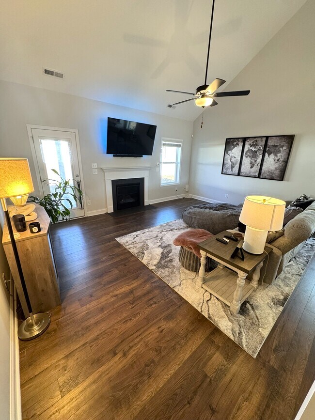 Foto del edificio - 4328 Scout Camp Dr