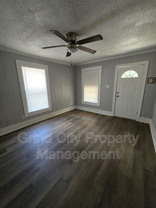 Building Photo - 1333 Fairfax St