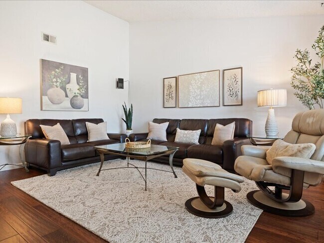 Foto del edificio - 349 Almond Way