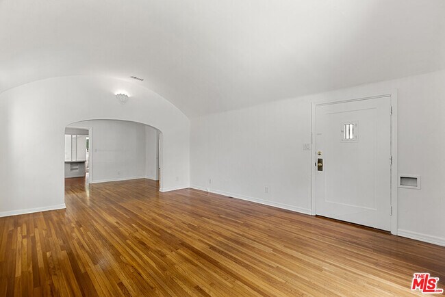 Foto del edificio - 515 Kings Rd