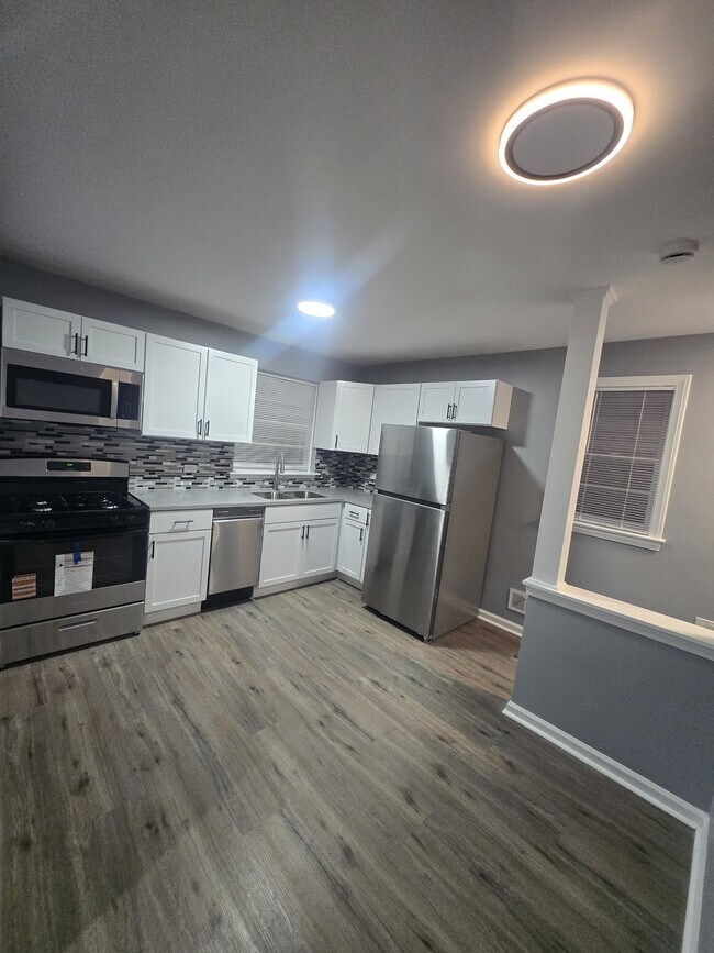 Foto del edificio - 70 N Laverne Ave