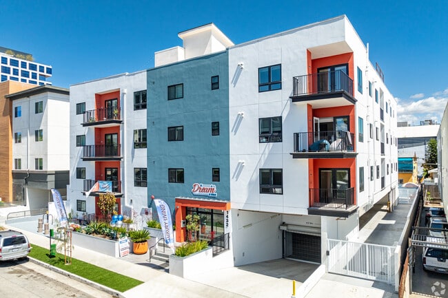 Exterior - The Dream on Tamarind