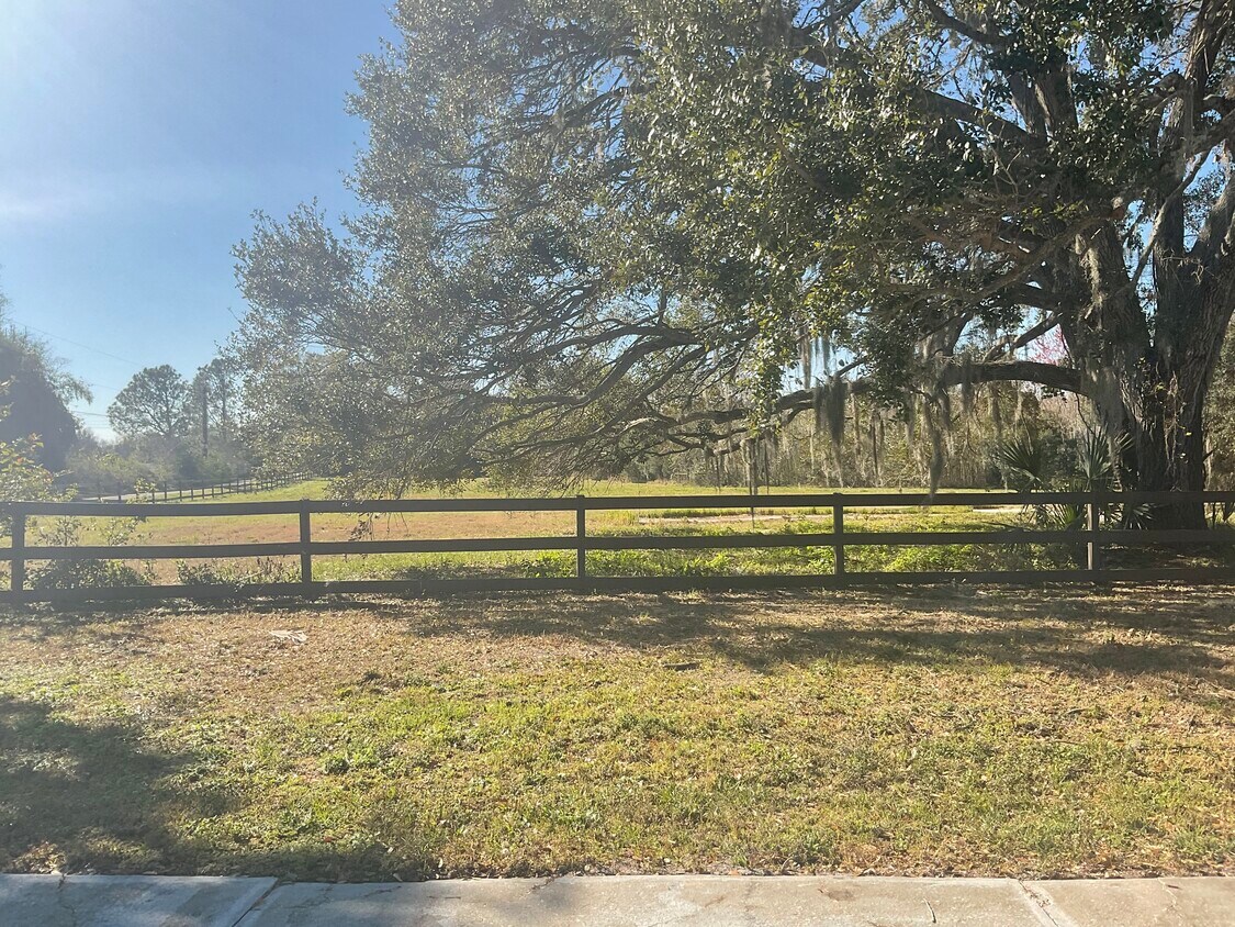 Foto del edificio - 9340 Soaring Hawk Ln