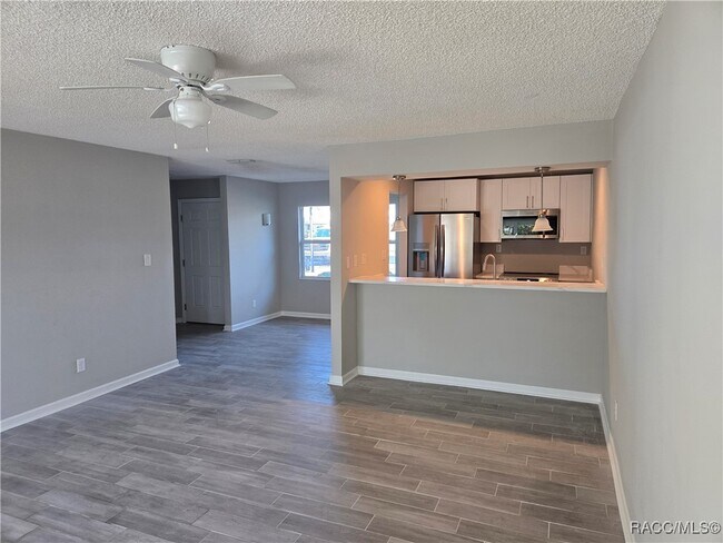 Foto del edificio - 11599 W Kingfisher Ct