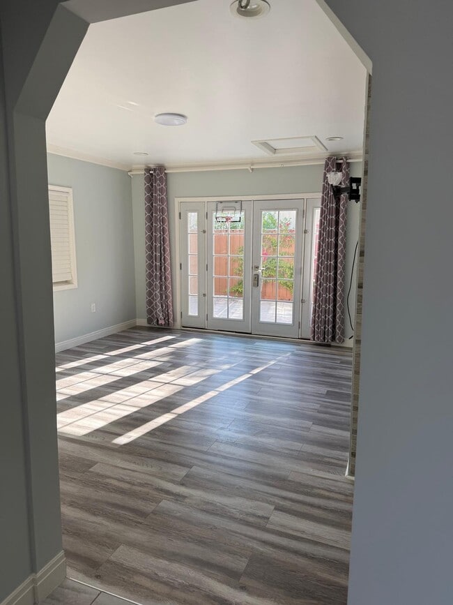 Building Photo - 35777 Orleans Dr