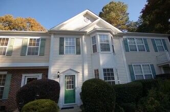 Building Photo - 221 Orchard Park Dr