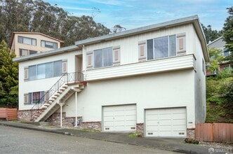 Building Photo - 160 Devonshire Way