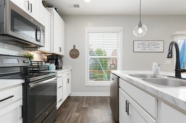 Foto del edificio - 2630 Dellwood Valley Ln
