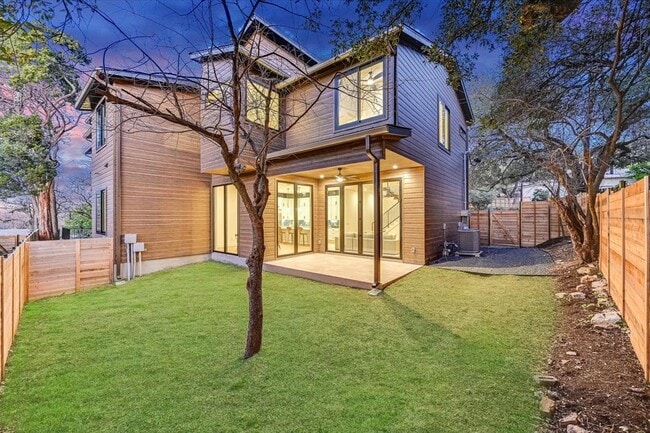 Building Photo - 2401 Trailside Dr