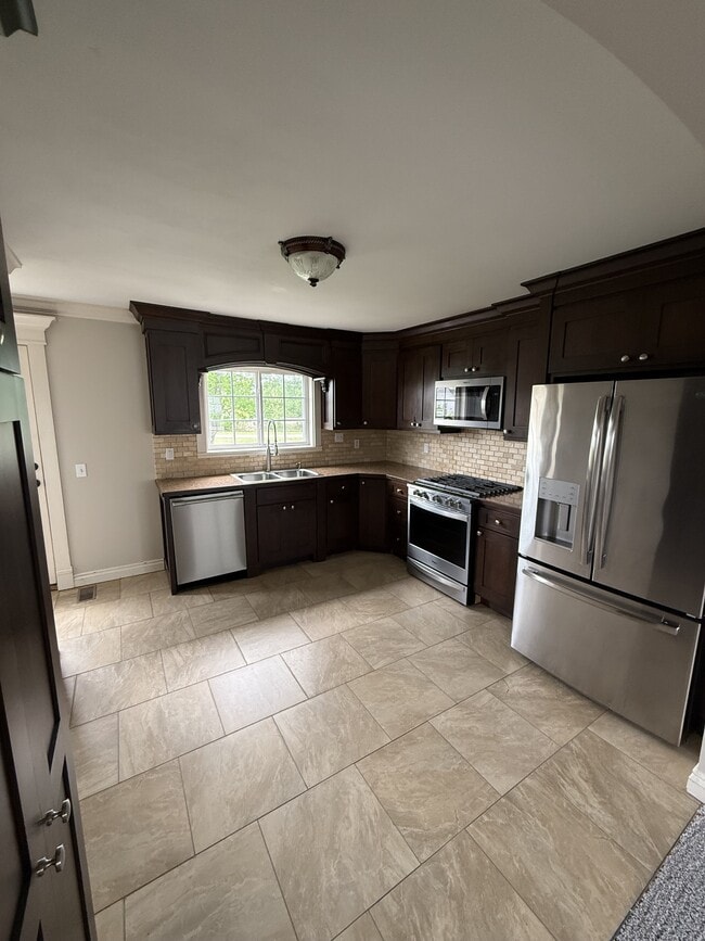 Foto del edificio - 306 W 2nd St N