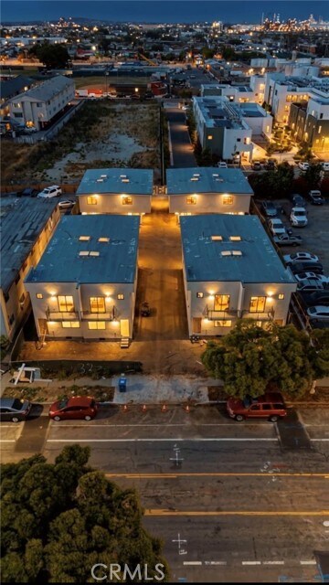 Foto del edificio - 908 Lakme Ave