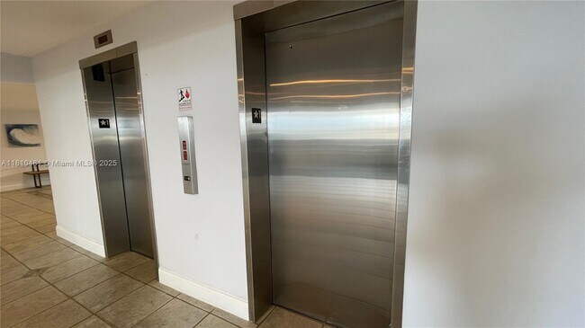 Foto del edificio - 2821 N Miami Beach Blvd