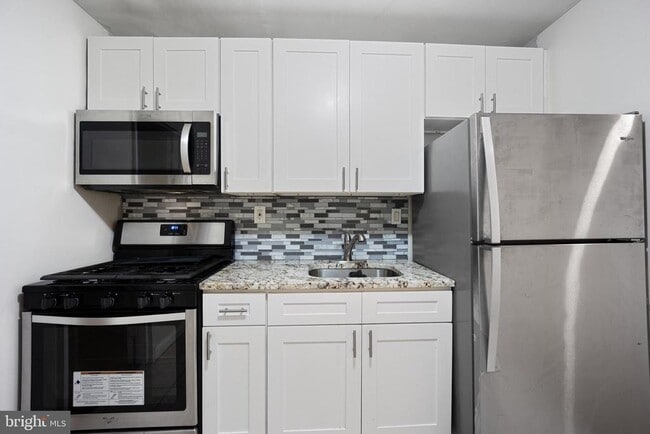 Building Photo - 5324 N Marvine St