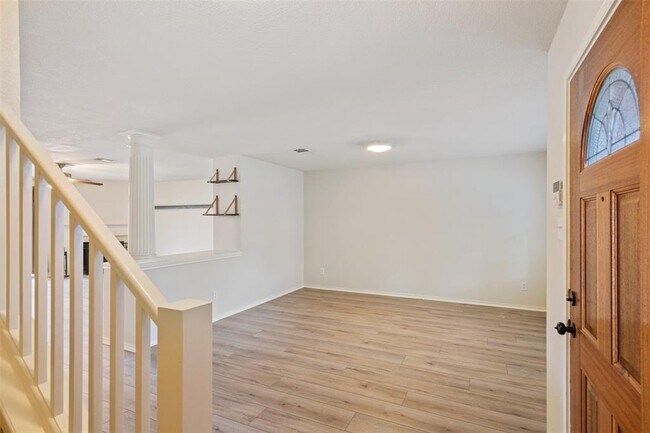 Building Photo - 11140 Currin Ln