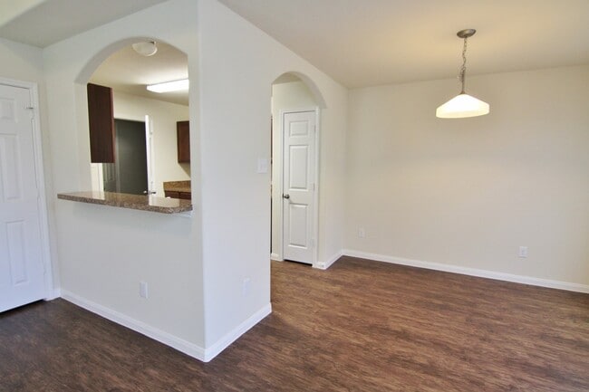 Building Photo - 5903 Santa Cecilia Ln