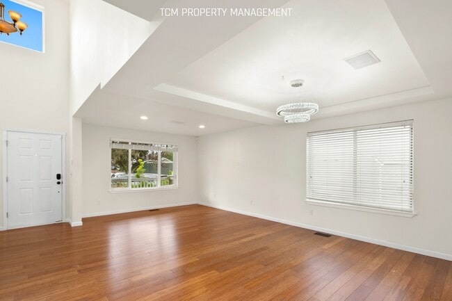 Building Photo - 6412 77th Dr NE