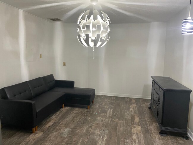 Foto del edificio - 3805 Parkside Dr