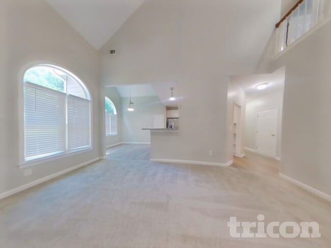 Building Photo - 1060 Middlebrooke Dr