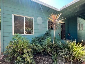 Building Photo - 3808 Alameda Way