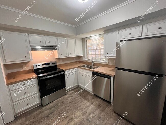 Foto del edificio - 2312 River Oaks Blvd