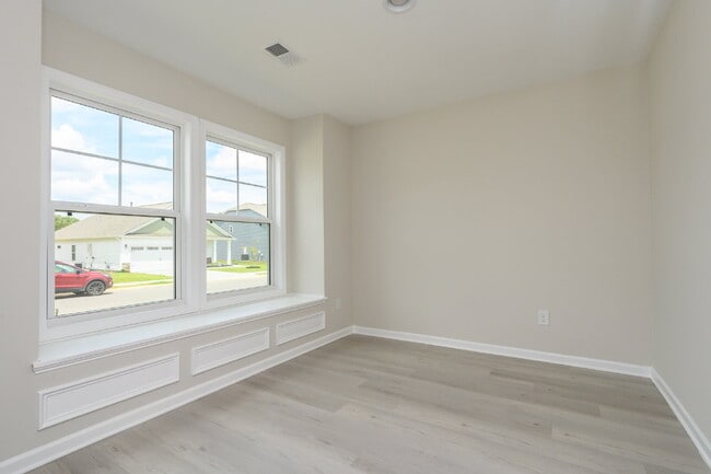 Foto del edificio - Elegant 4 Bedroom, 2 Bathroom Home with Modern Finishes & Open-Concept Living $2,150/mo rent