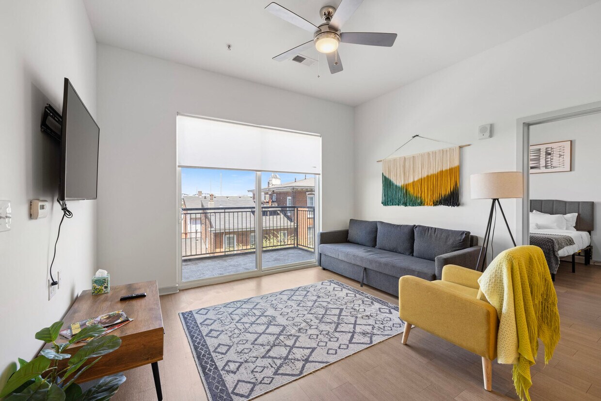 Foto principal - 633 E Main St