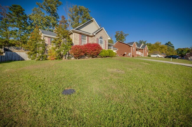 Foto del edificio - Knoxville 37938 - 3 bedroom, 2 bath home -...