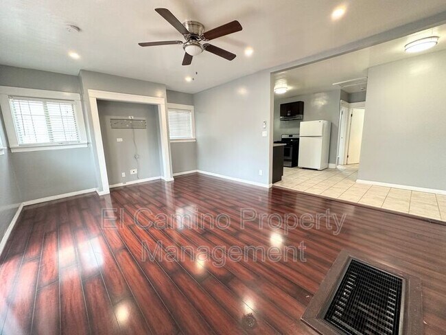 Foto del edificio - 3728 E 14th St