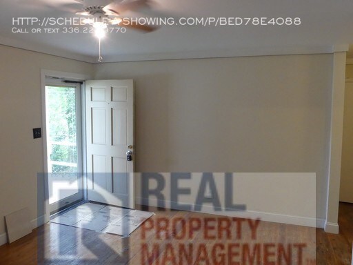 Building Photo - Move In Special! 2 Bedroom 1 Bath Bungalow