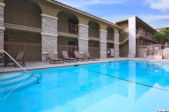 Pool - 3220 Altura Ave