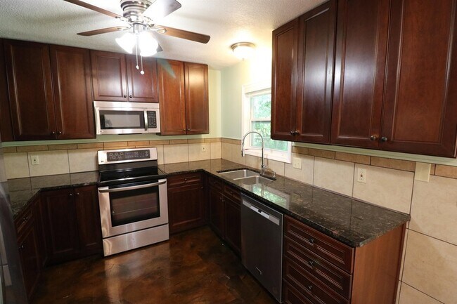 Foto del edificio - 4225 Oak Ln
