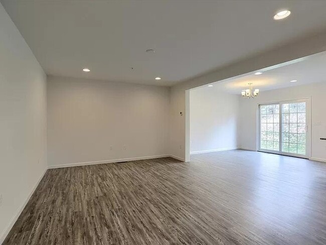 Building Photo - 30 Fargreen Ct