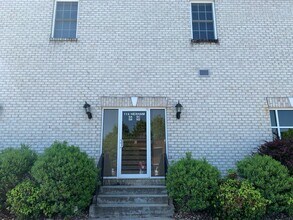 Building Photo - 114 Hexham Dr