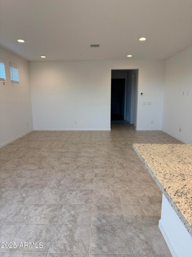 Foto del edificio - 9973 W Mitchell Ave