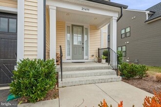 Building Photo - 25495 Woodbine Farm Dr